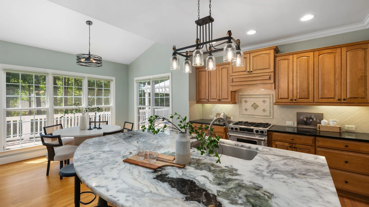 Original kitchen listing photograph