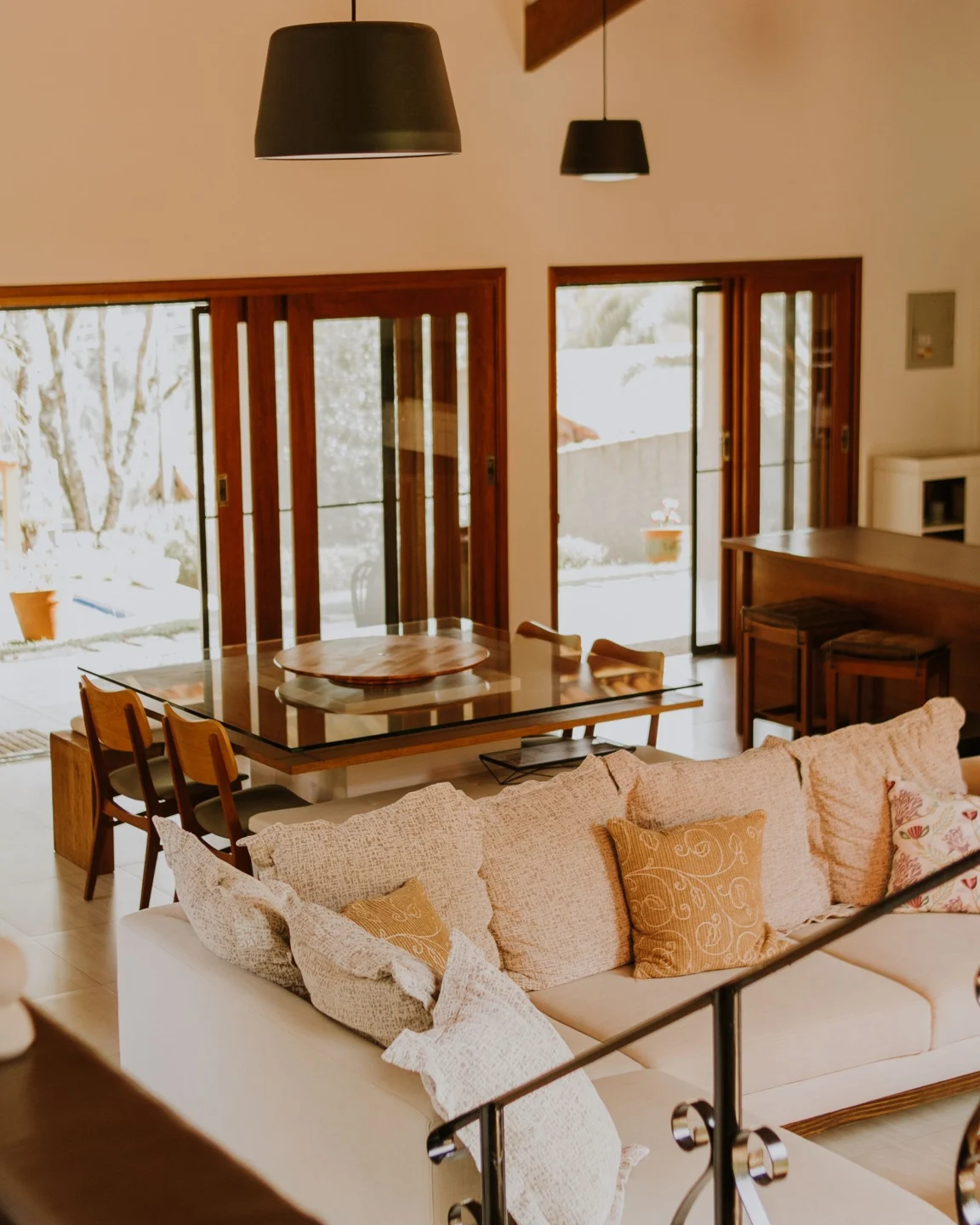 Original living room listing photograph