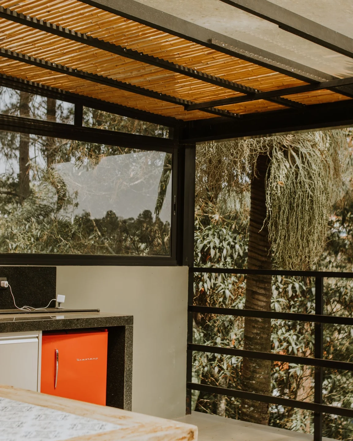 Original outdoor kitchen listing photograph